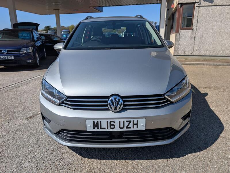 VOLKSWAGEN GOLF SV