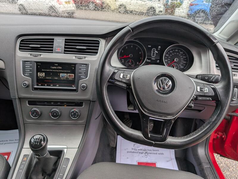 VOLKSWAGEN GOLF