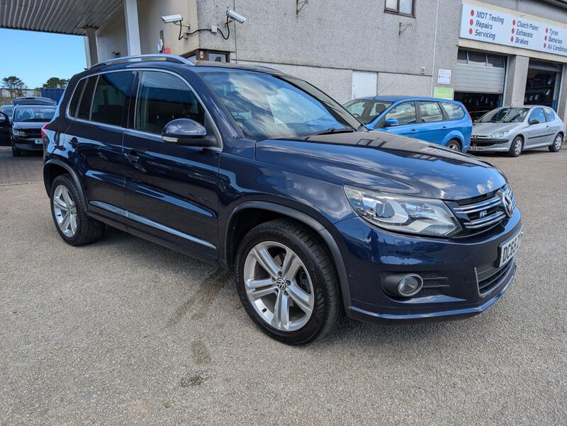 View VOLKSWAGEN TIGUAN 2.0 TDI BlueMotion Tech R-Line Edition DSG *AUTOMATIC*