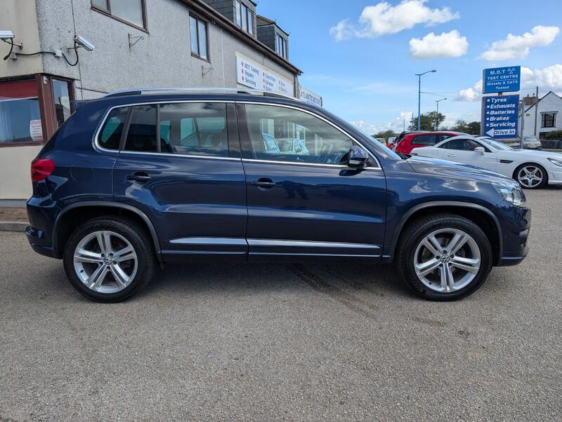 View VOLKSWAGEN TIGUAN 2.0 TDI BlueMotion Tech R-Line Edition DSG *AUTOMATIC*
