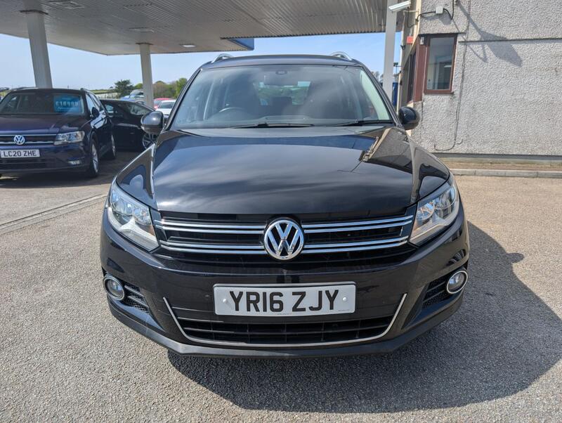 VOLKSWAGEN TIGUAN