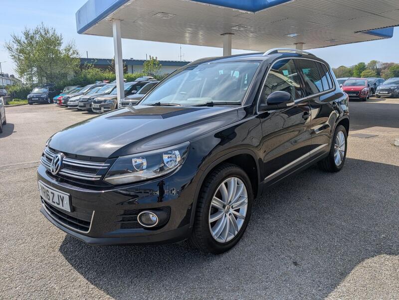 VOLKSWAGEN TIGUAN