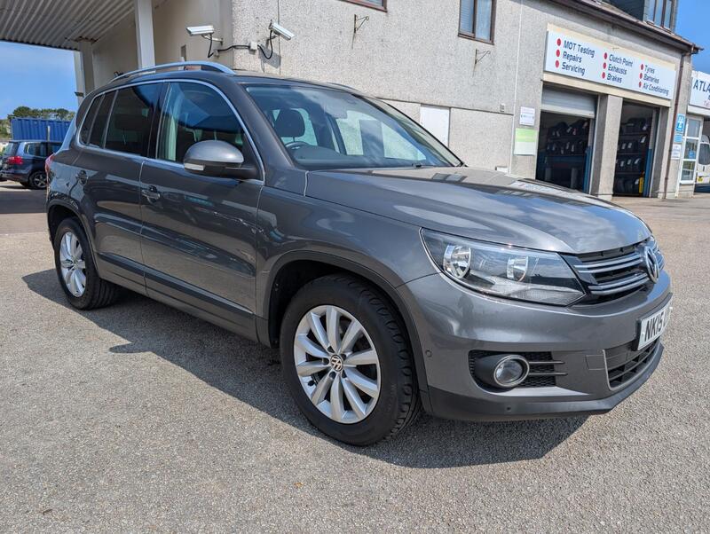 VOLKSWAGEN TIGUAN
