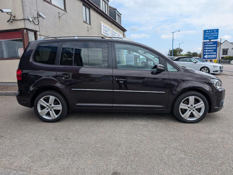 VOLKSWAGEN TOURAN