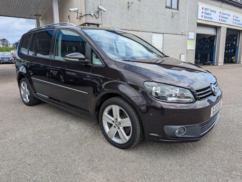 VOLKSWAGEN TOURAN