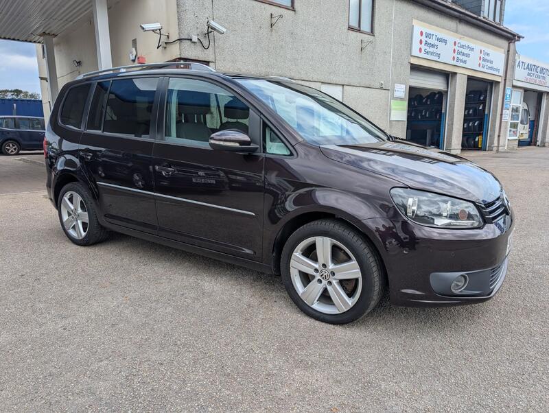 VOLKSWAGEN TOURAN