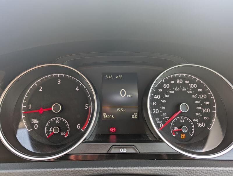 VOLKSWAGEN GOLF