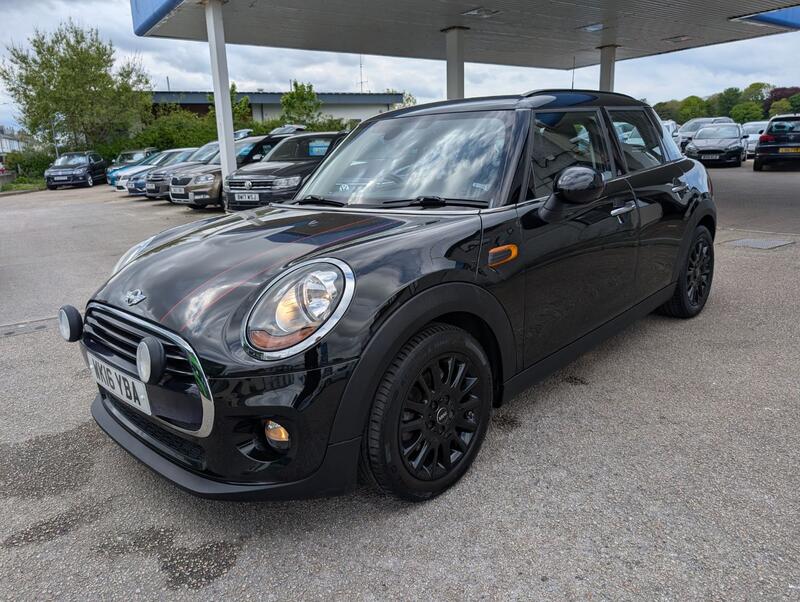 MINI HATCH