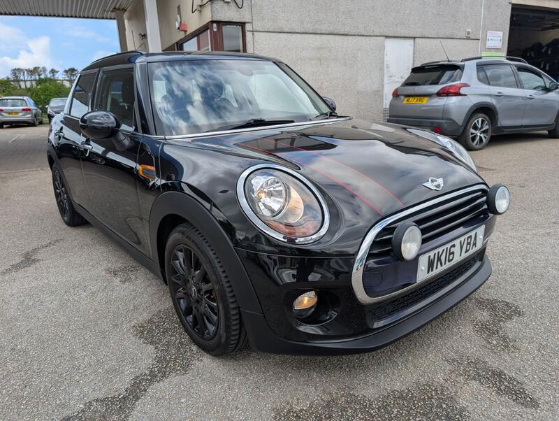 MINI HATCH