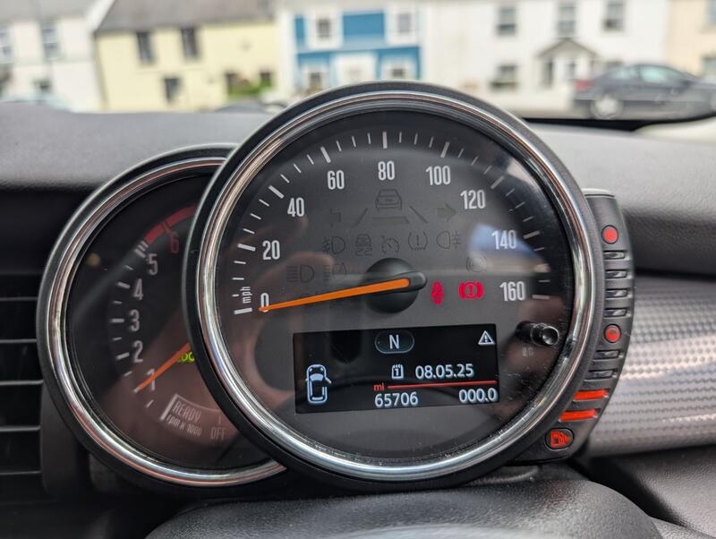MINI HATCH