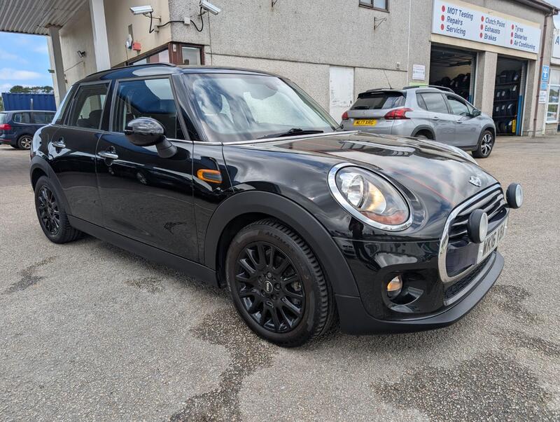 View MINI HATCH 1.5 5-Door Cooper D