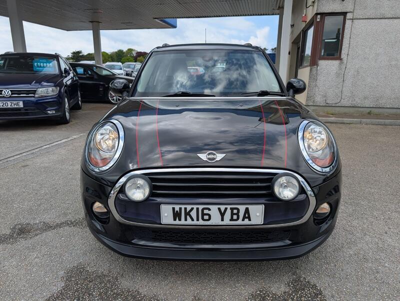 MINI HATCH