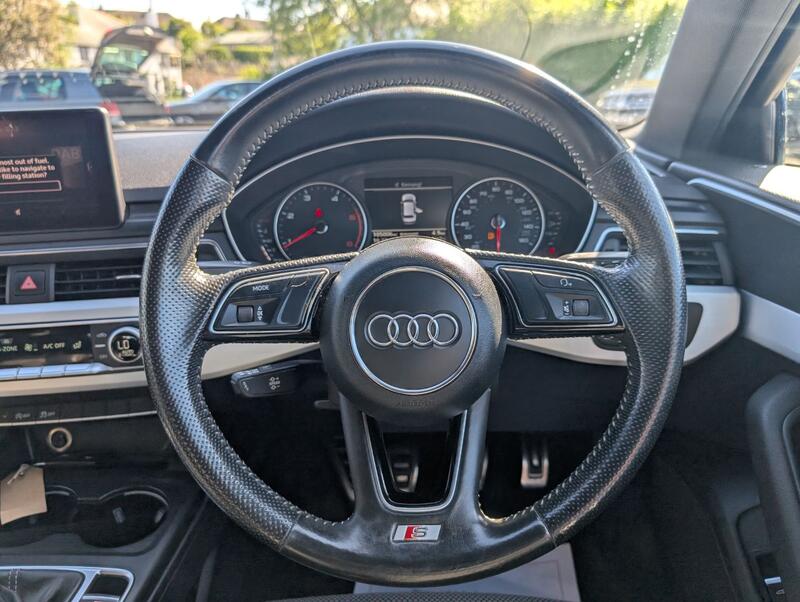AUDI A4 AVANT