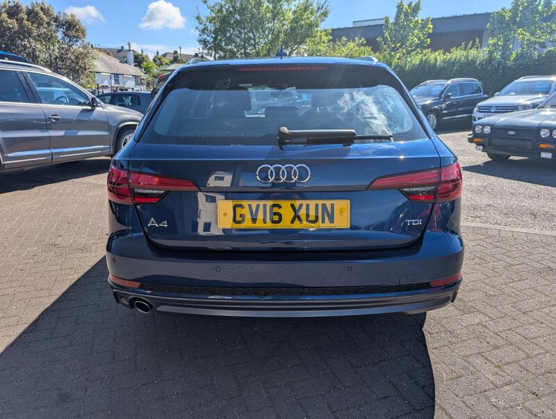 AUDI A4 AVANT
