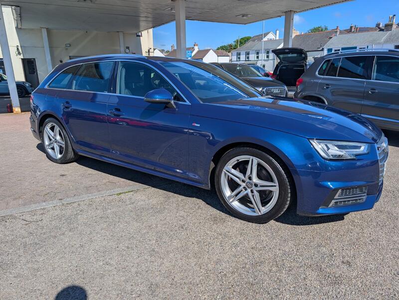 View AUDI A4 AVANT 2.0 TDI S line