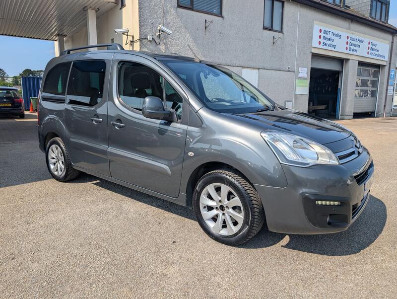 View CITROEN BERLINGO 1.6 BlueHDi Flair