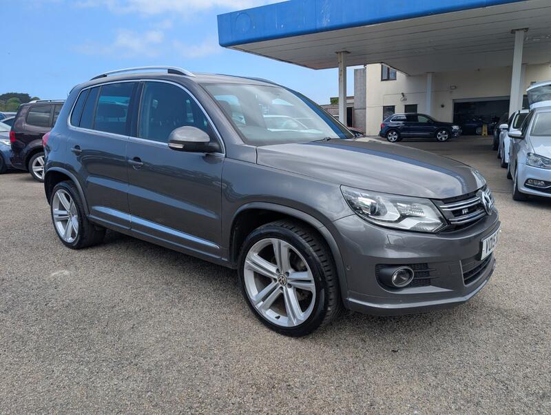 View VOLKSWAGEN TIGUAN 2.0 TDI BlueMotion Tech R-Line