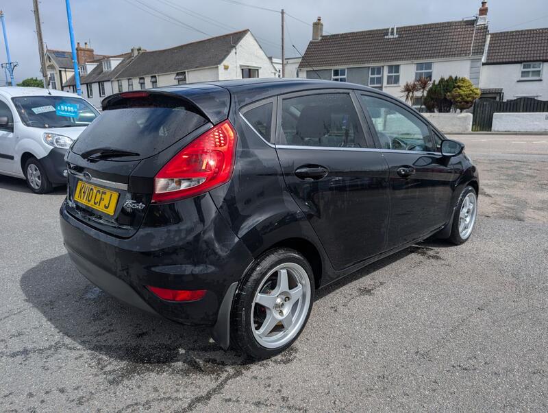 View FORD FIESTA 1.4 Titanium