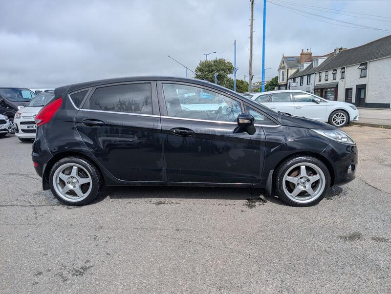 View FORD FIESTA 1.4 Titanium
