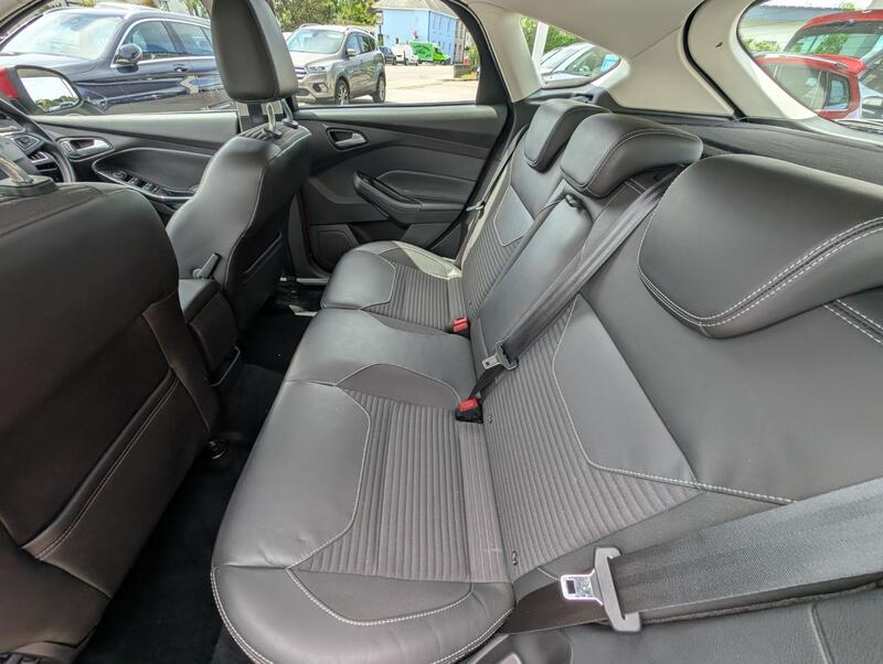 FORD FOCUS