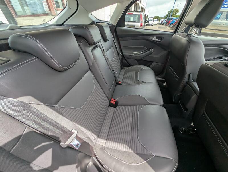 FORD FOCUS