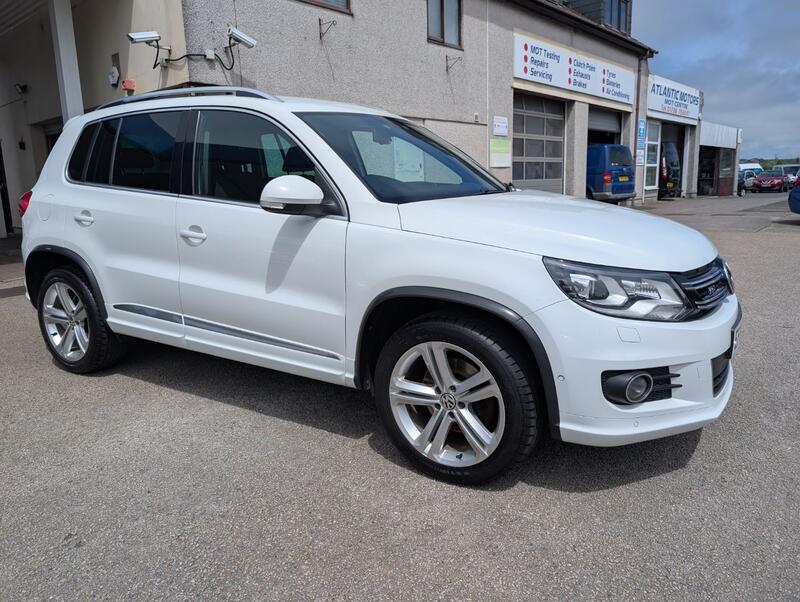 View VOLKSWAGEN TIGUAN 2.0 TDI BlueMotion Tech R-Line