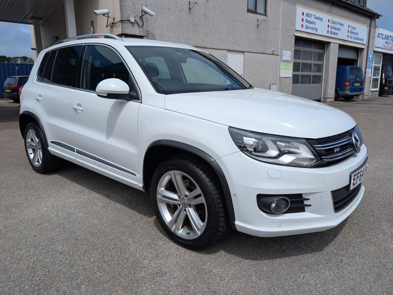 View VOLKSWAGEN TIGUAN 2.0 TDI BlueMotion Tech R-Line