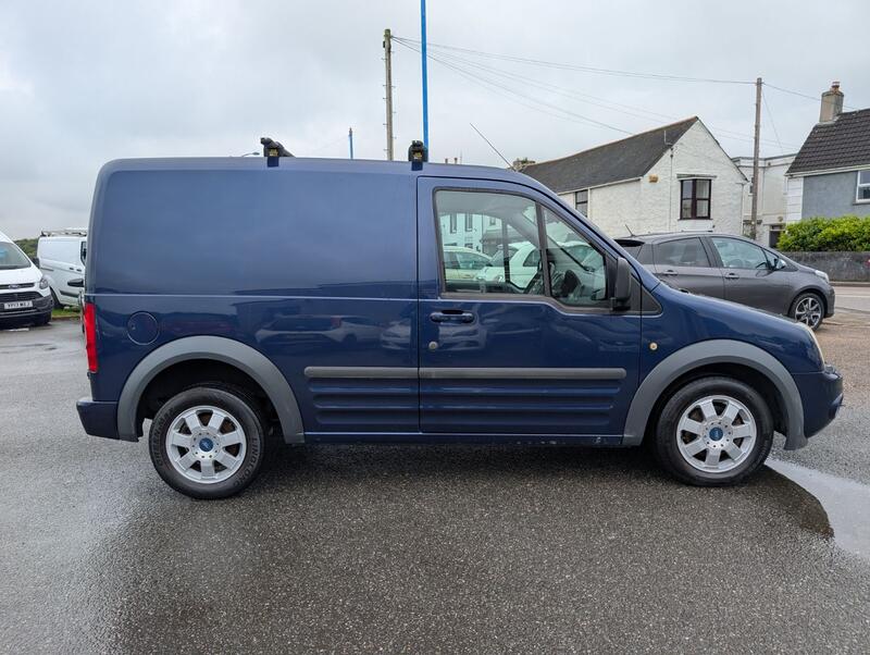 View FORD TRANSIT CONNECT 1.8 TDCi T200 Limited *NO VAT*