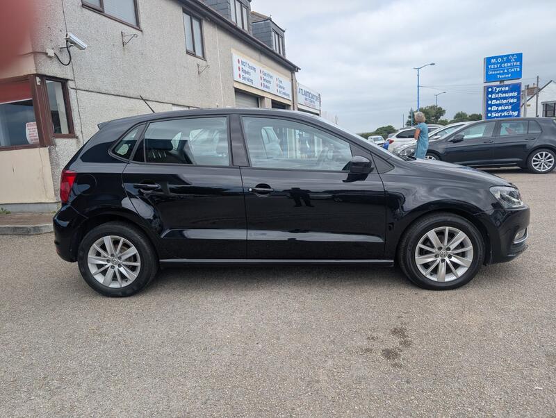 View VOLKSWAGEN POLO 1.4 TDI BlueMotion Tech SE