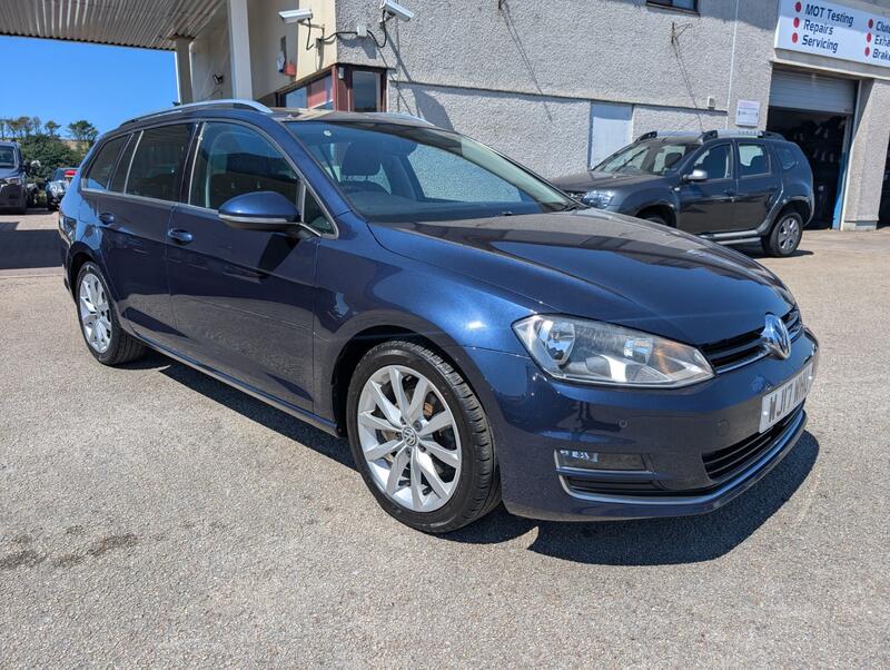 View VOLKSWAGEN GOLF 2.0 TDI GT Estate BlueMotion Tech 