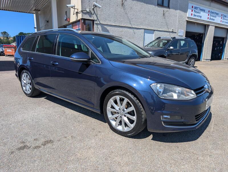View VOLKSWAGEN GOLF 2.0 TDI GT Estate BlueMotion Tech 