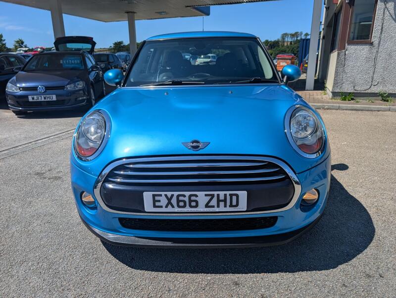 MINI HATCH
