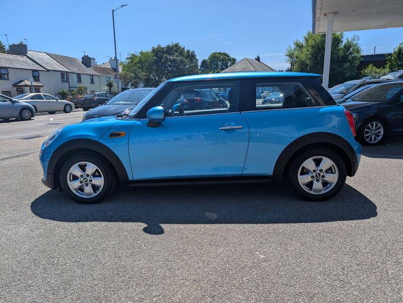 MINI HATCH
