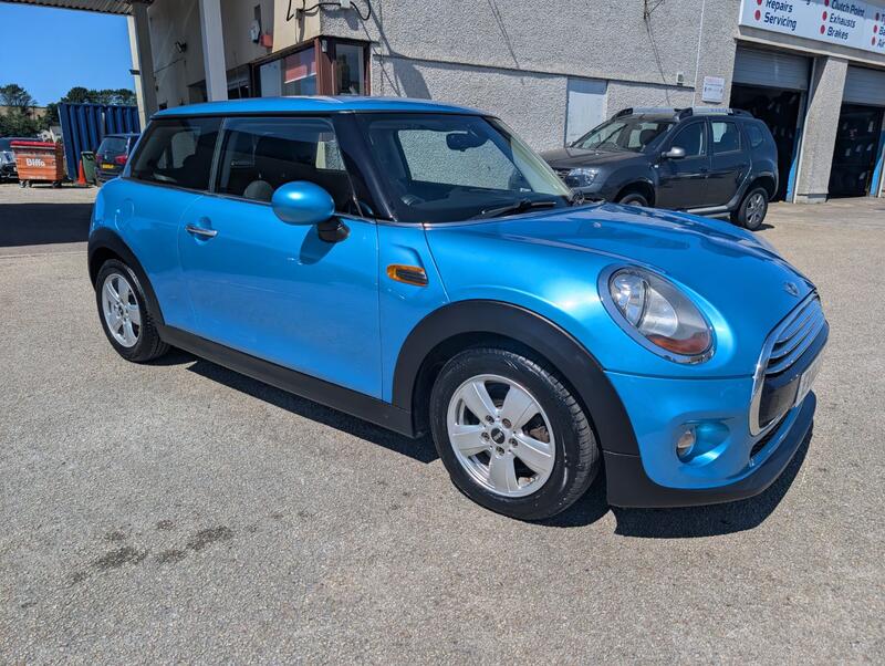 View MINI HATCH 1.5 Cooper 3-Door Hatch
