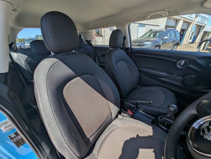 MINI HATCH