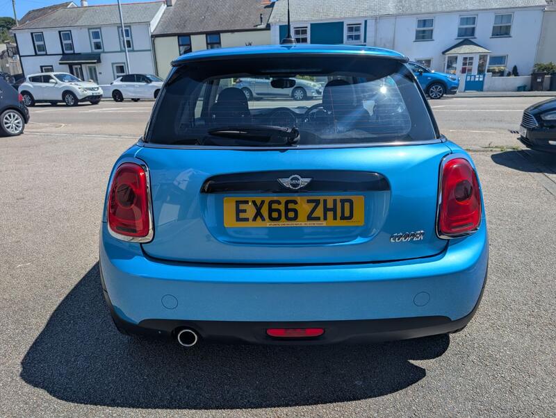 MINI HATCH