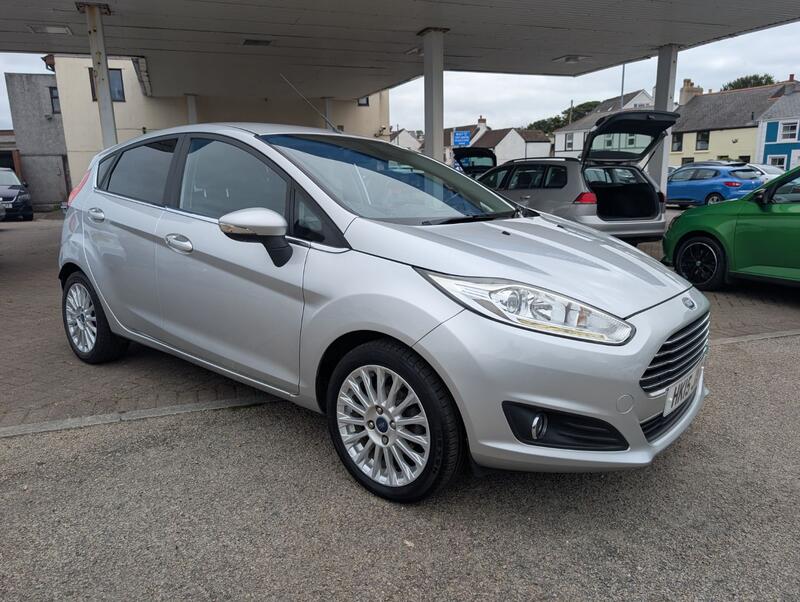View FORD FIESTA 1.0 T EcoBoost Titanium