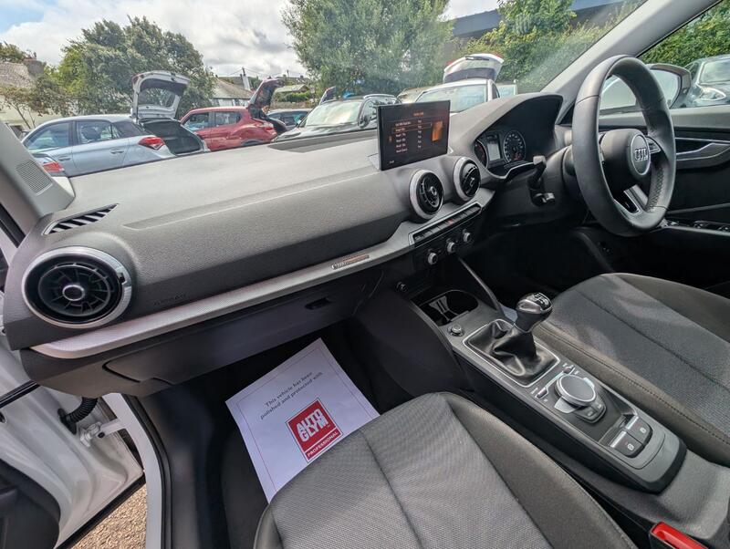 AUDI Q2