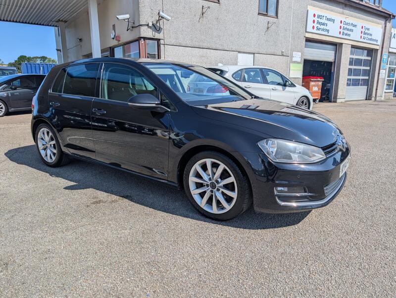 View VOLKSWAGEN GOLF 2.0 TDI BlueMotion Tech GT